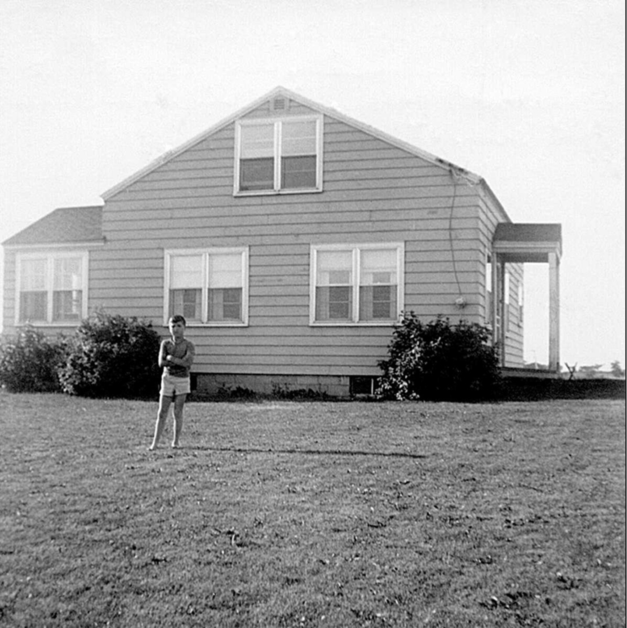 Lee Lightfoot  (11707 KB)
1956 
Grand Isle, Vermont
(Click on Picture to View Full Size)